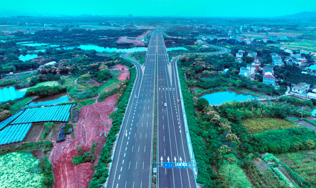 金义中央大道通KAIYUN网页 开云com车│三思智慧综合杆(图2)